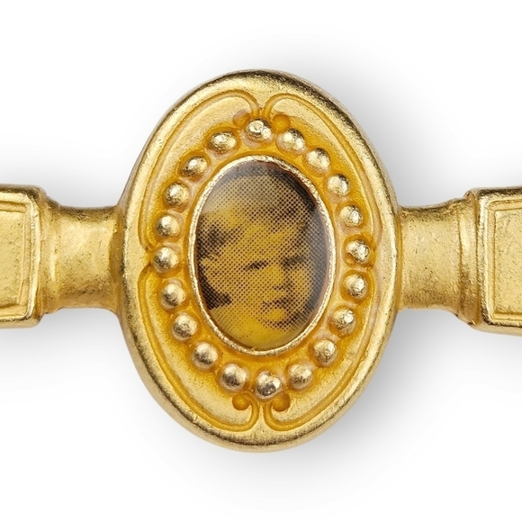 Antique Etruscan Revival Bar Brooch Baby Photo Brushed Gold Plate Fleur De Lis - Picture 4 of 8